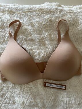 SKIMS Wireless Form Super Push-up Bra in Clay Nude